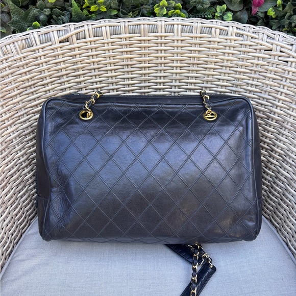 Authentic CHANEL wild stitch lambskin black shopper tote oversized CC charm - Picture 2 of 15